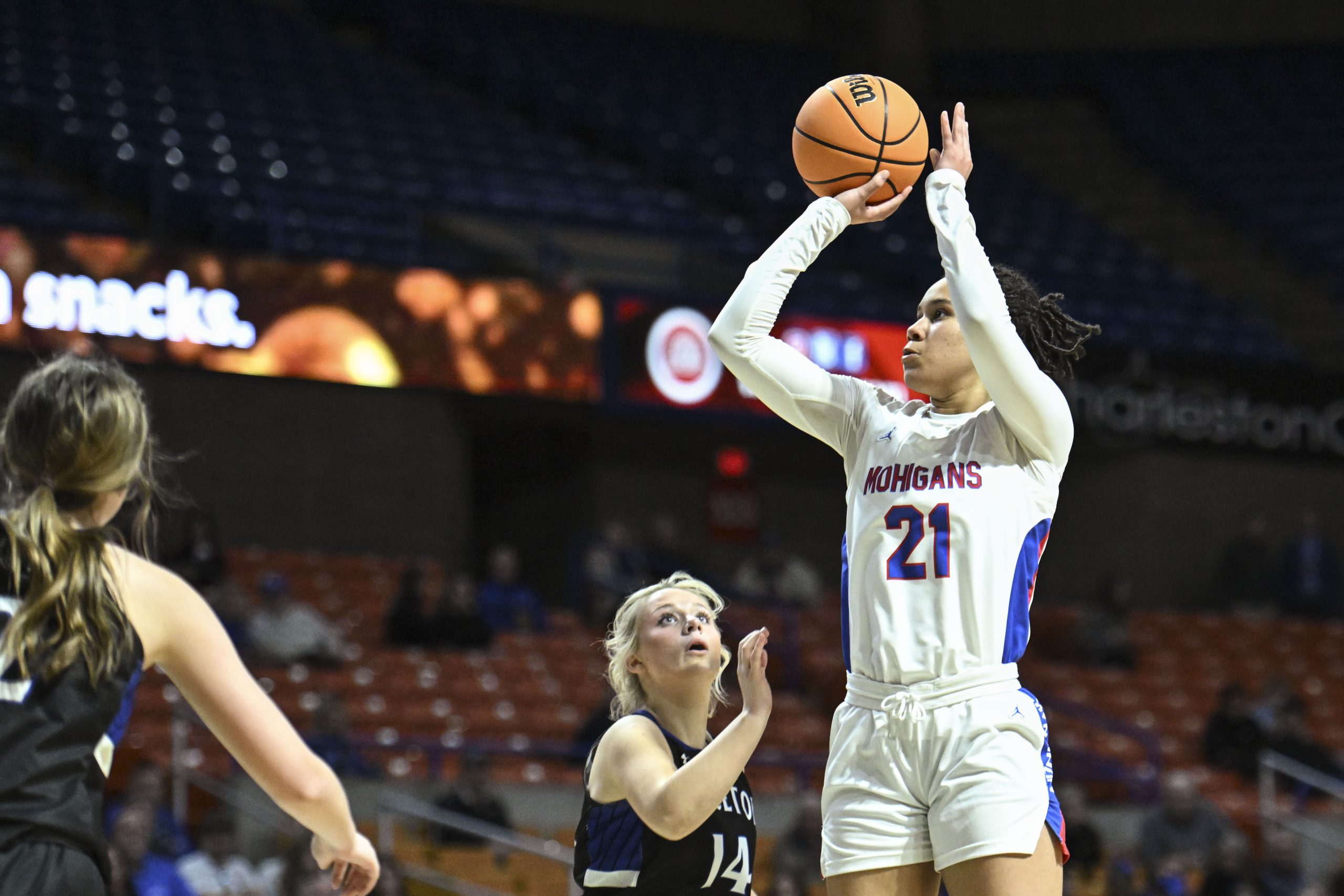 Morgantown meets Wheeling Park for round 5 in state title game